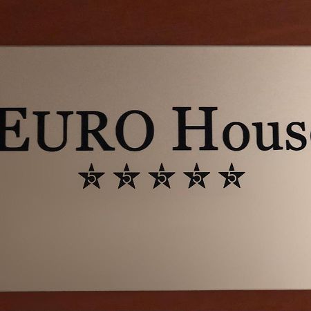 Euro House Vandrerhjem Modena Eksteriør bilde