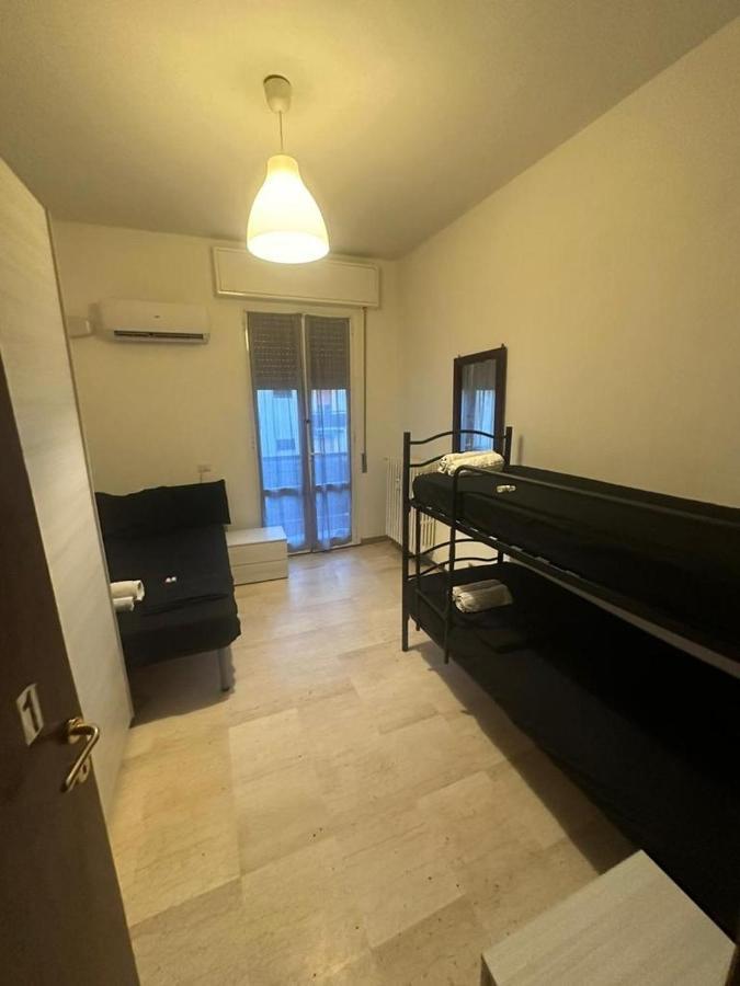 Euro House Vandrerhjem Modena Eksteriør bilde